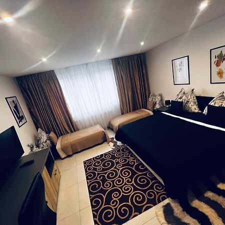 Sparrow Apartmens - Vrabcia Ulica 9, Košice Esterno foto