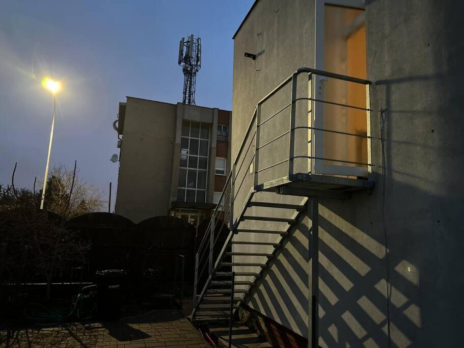 Sparrow Apartmens - Vrabcia Ulica 9, Košice Esterno foto