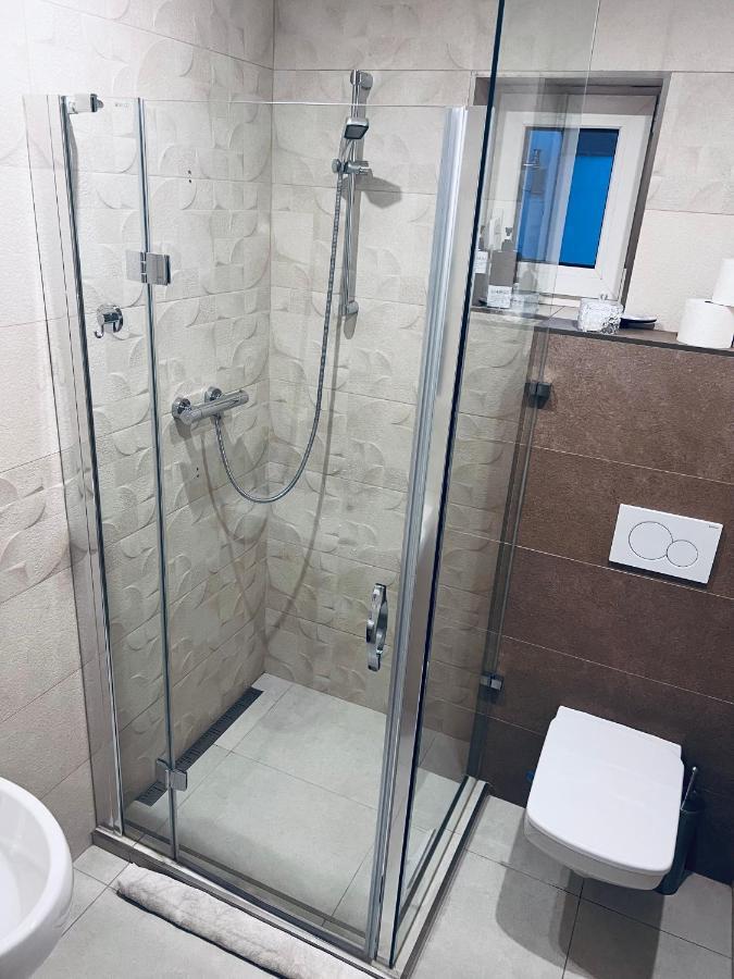 Sparrow Apartmens - Vrabcia Ulica 9, Košice Esterno foto