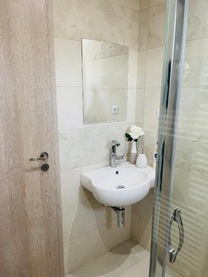 Sparrow Apartmens - Vrabcia Ulica 9, Košice Esterno foto