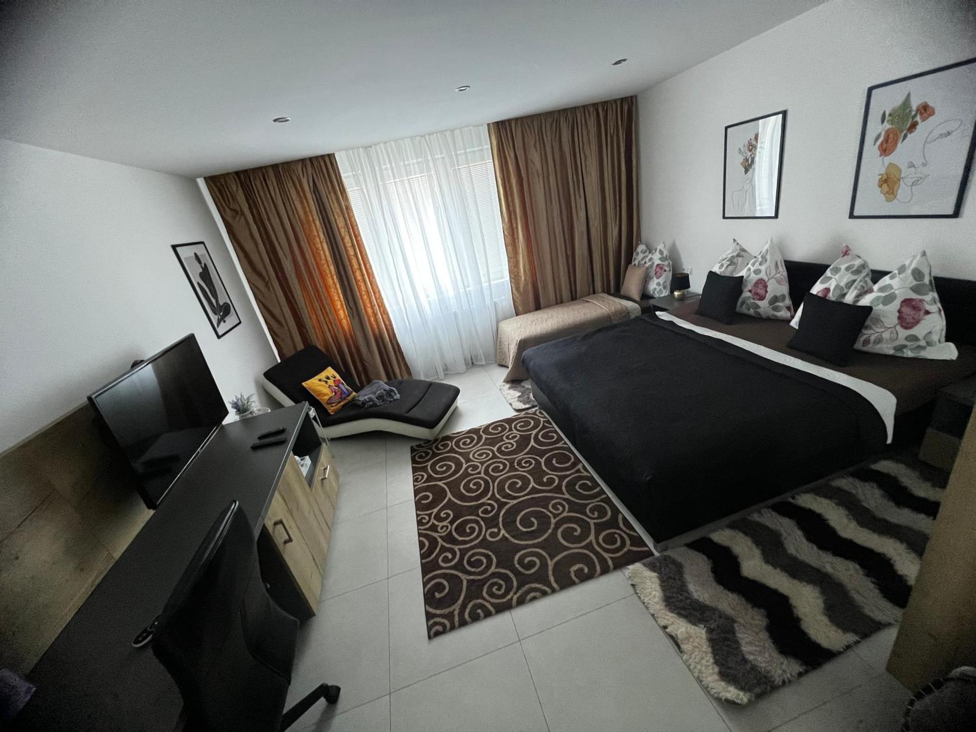Sparrow Apartmens - Vrabcia Ulica 9, Košice Esterno foto