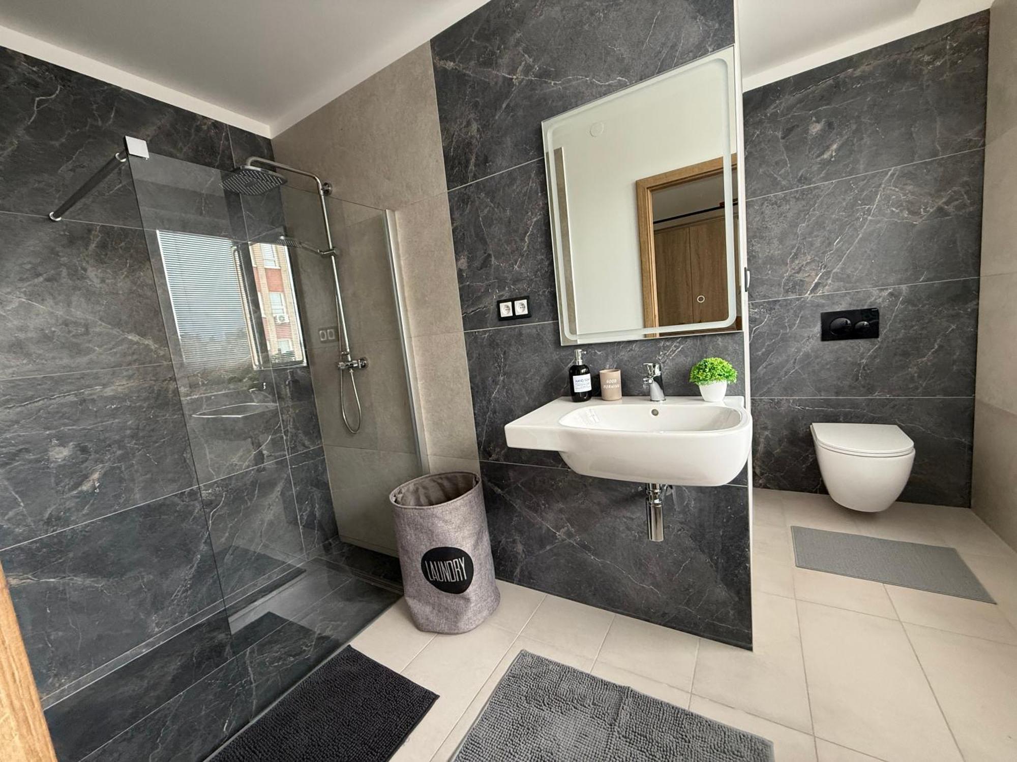Sparrow Apartmens - Vrabcia Ulica 9, Košice Esterno foto